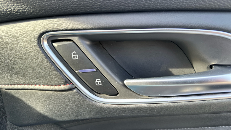 MG HS 1.5 T-GDI PHEV Trophy 5dr Auto Hatchback